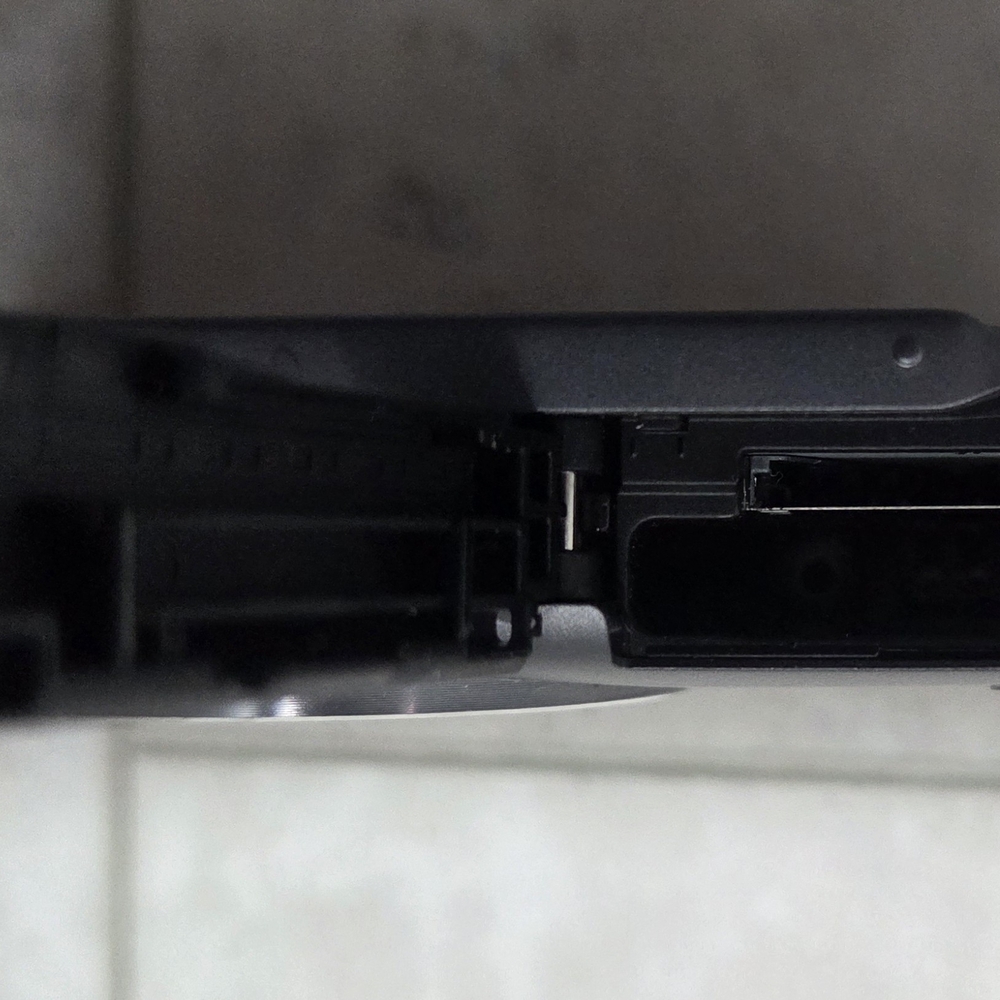 Compact Digital Camera - Gray - Picture 6 of 6
